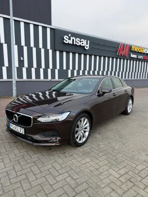 Volvo S90 D4 Momentum 2017