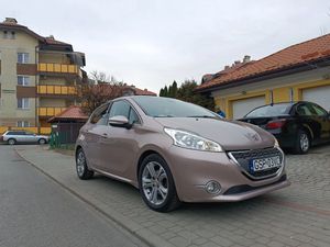 Peugeot 208 I 1.4 VTi Allure 2012