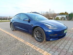 Tesla Model 3 Standard Reichweite Plus Hinterradantrieb 2021