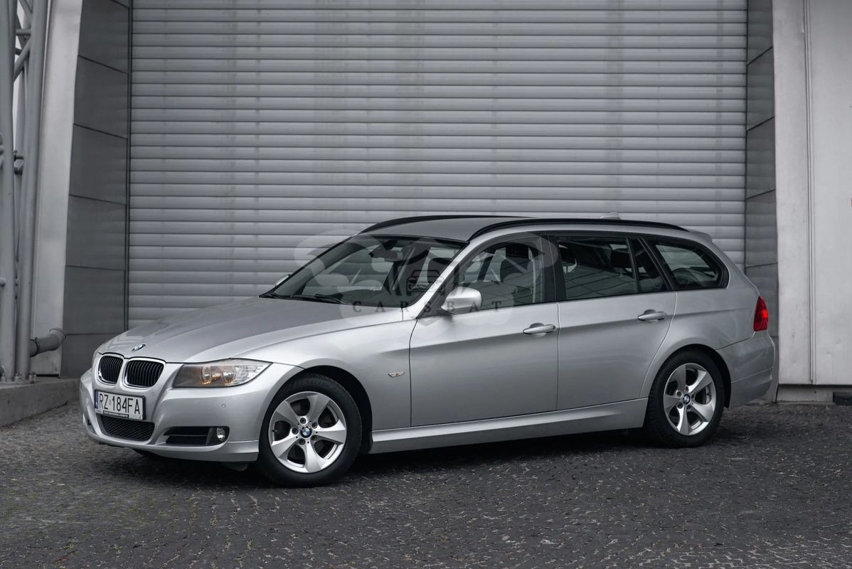 BMW 3 Series E90/E91/E92/E93 318d DPF Edition Exclusive 2012