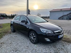 Opel Astra J 1.7 CDTI DPF Selection 2011