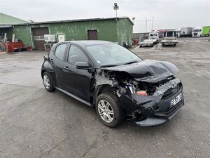 Toyota Yaris IV 1.5 VVT-i Business Edition 2023