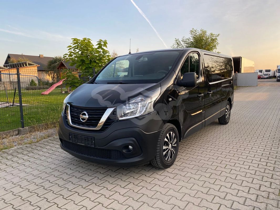 Nissan NV300 2021