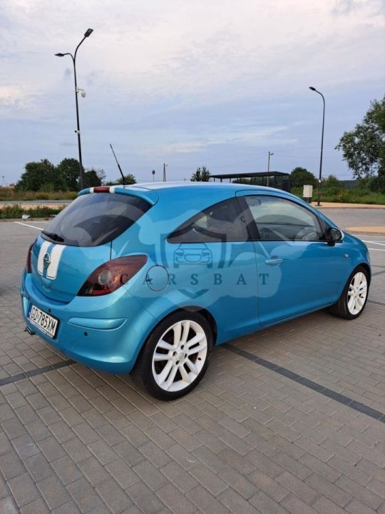 Opel Corsa D 1.4 16V 111 2011