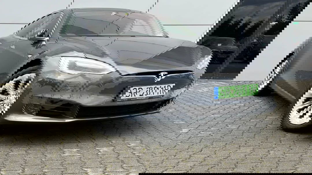 Tesla Model S Standard Reichweite 2017