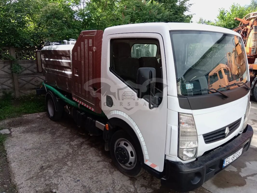 Renault Maxity 2013