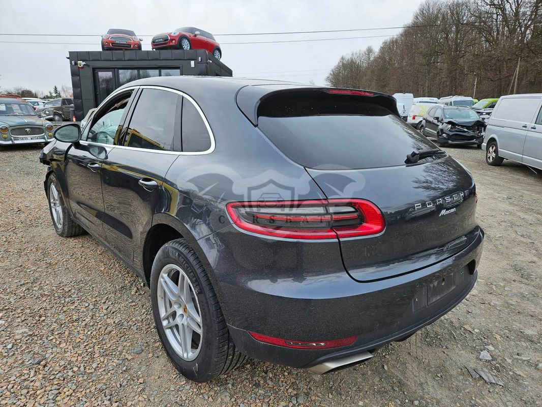 Porsche Macan Standard 2016