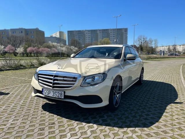 Mercedes-Benz E W213 200 d 9G-TRONIC 2017