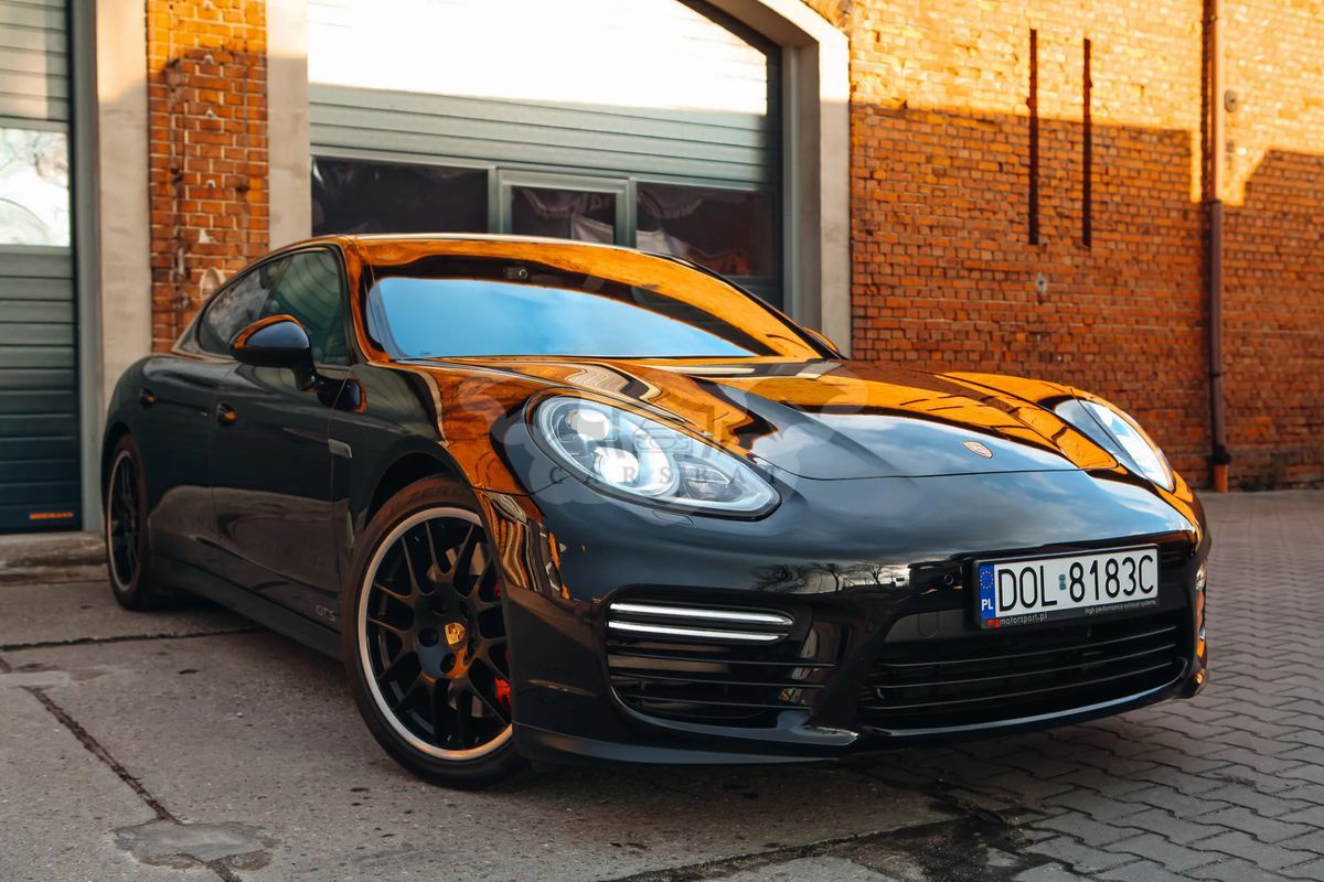 Porsche Panamera GTS 2014