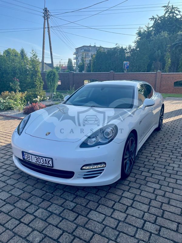 Porsche Panamera 4S 2011
