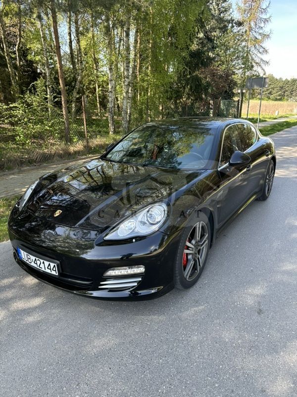Porsche Panamera 4S 2011