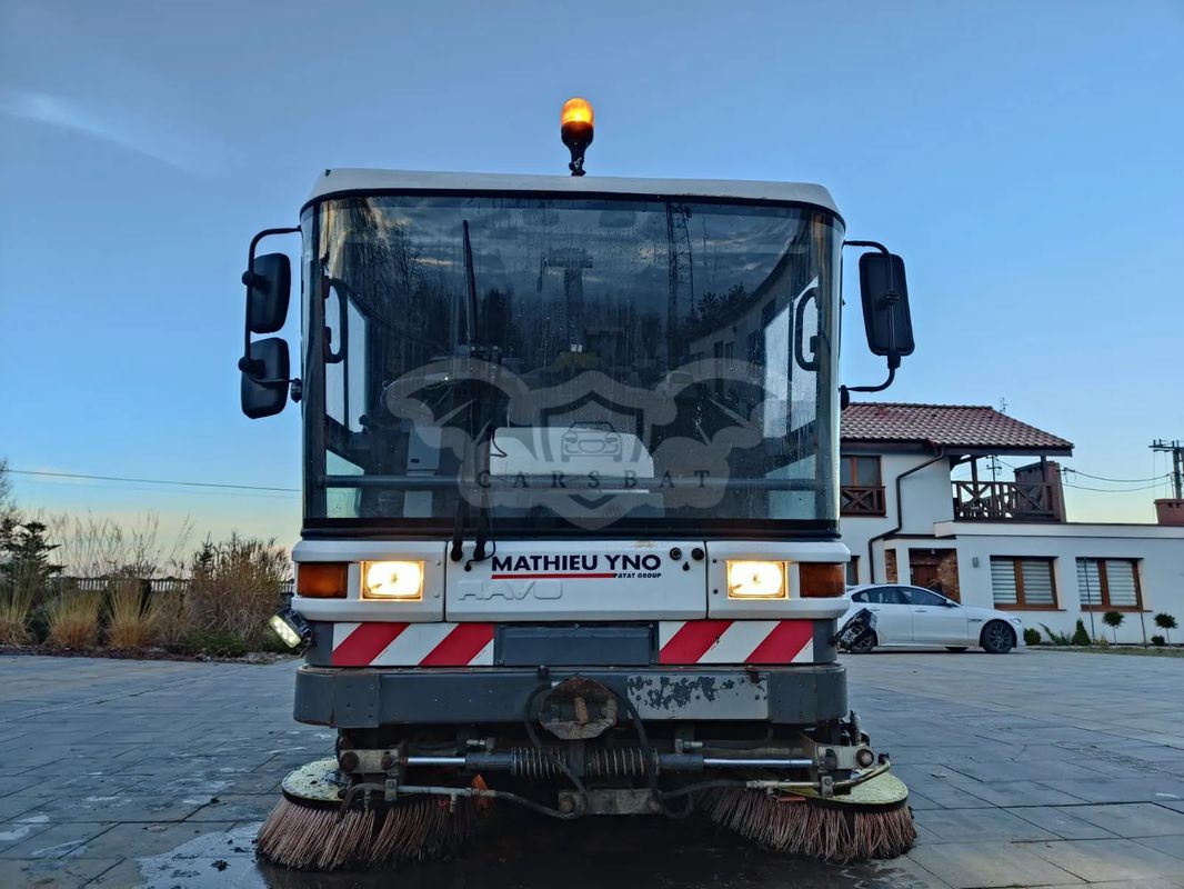 Mathieu yno ravo 5002  zamiatarka uliczna sprowadzona 2001