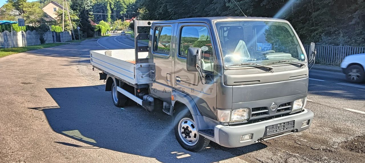Nissan Cabstar 2004