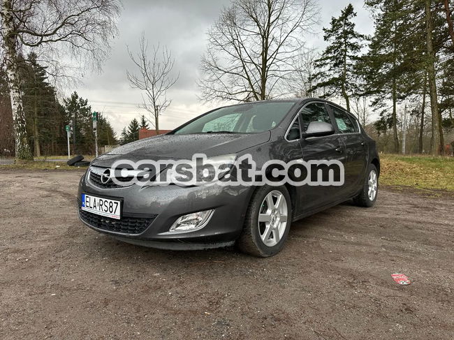 Opel Astra J 1.4 Turbo Active 2011