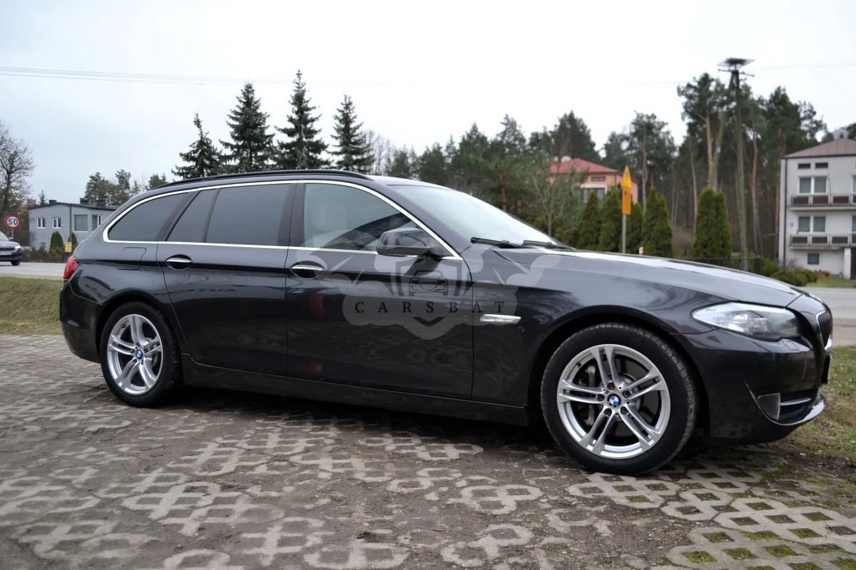 BMW 5 Series F10/F11 525d Touring 2011
