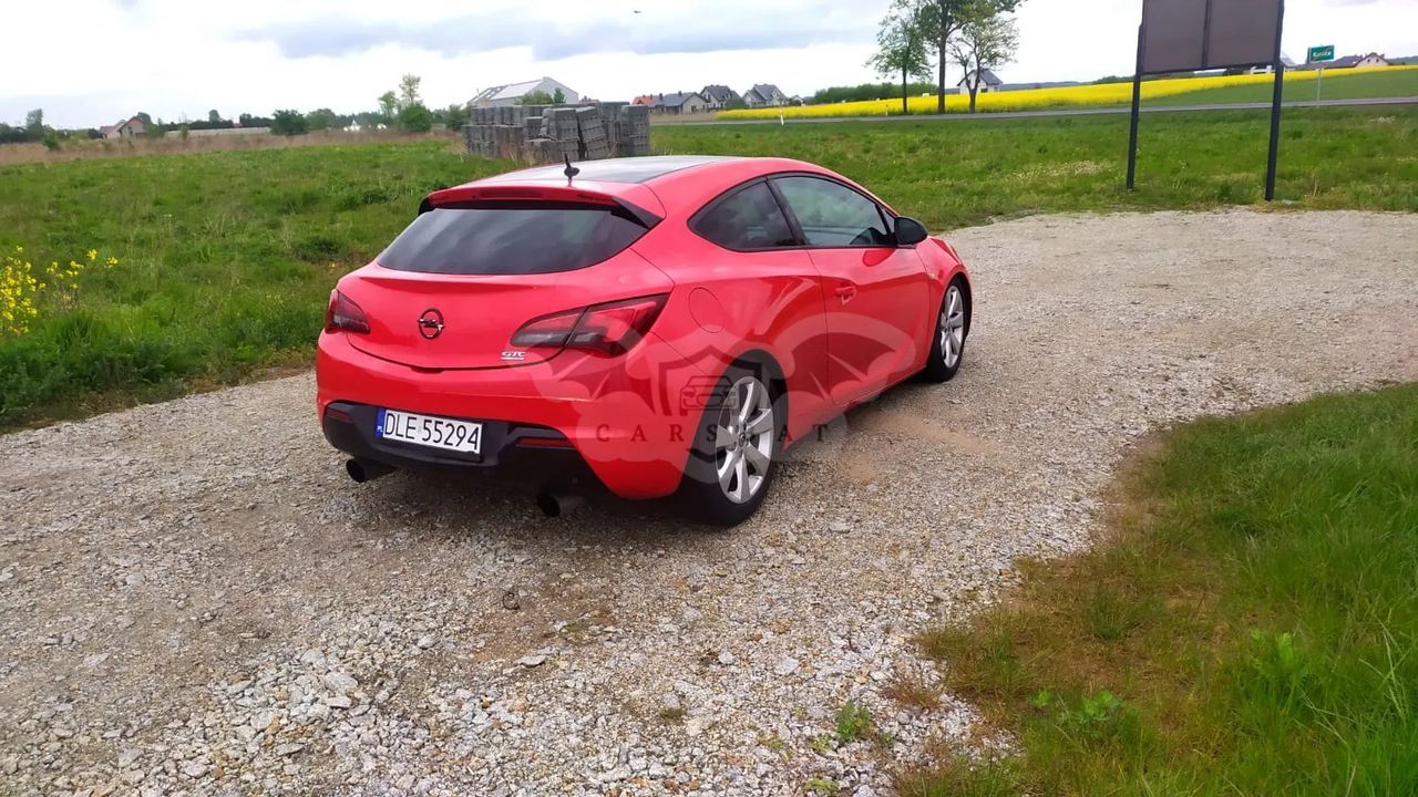 Opel Astra J GTC 1.4 Turbo 2012