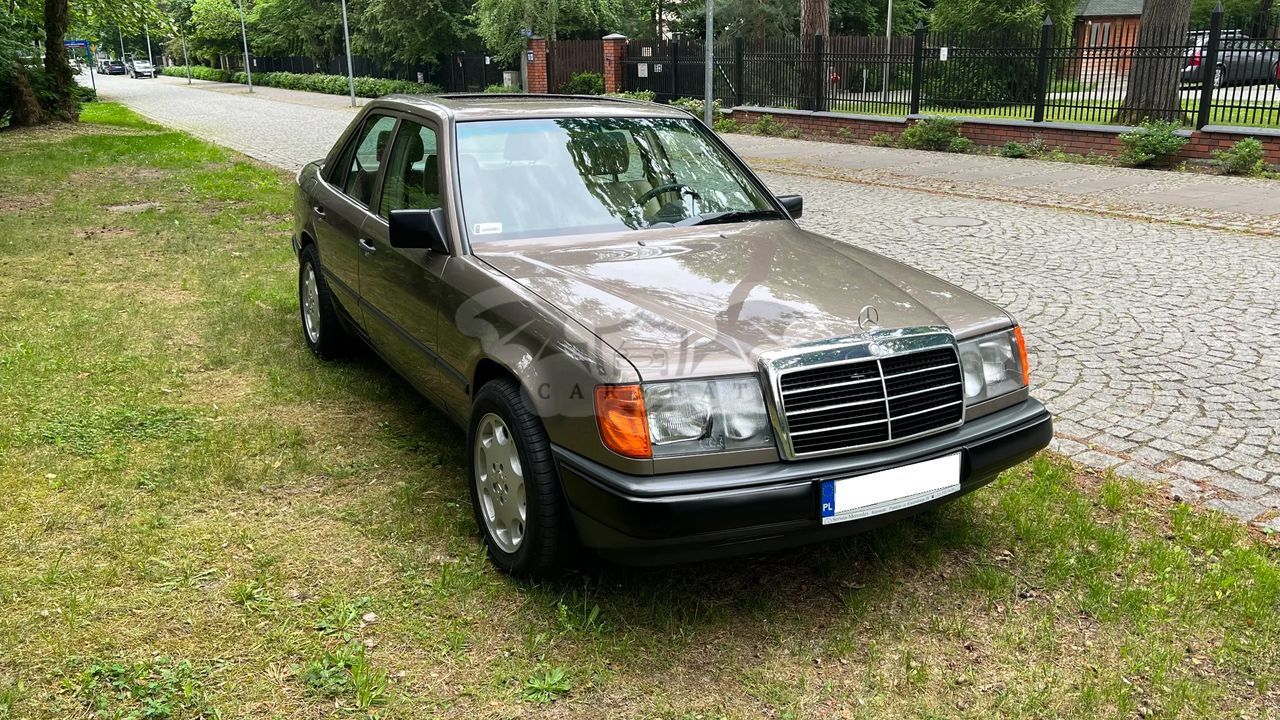 Mercedes-Benz E 1989