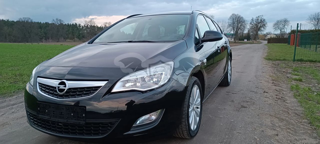 Opel Astra J 1.4 Turbo 150 Jahre 2012