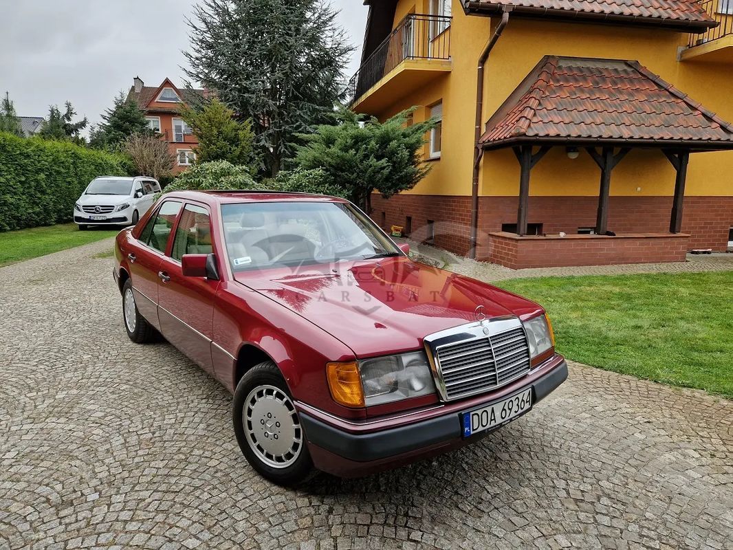 Mercedes-Benz E 1990