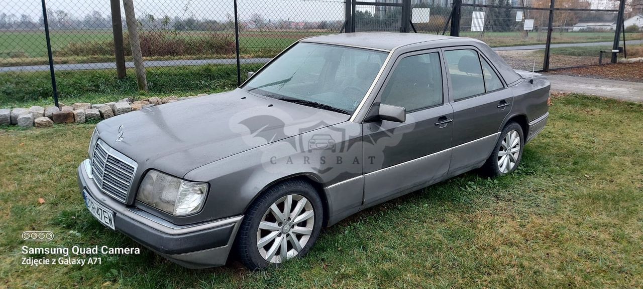 Mercedes-Benz E 1993