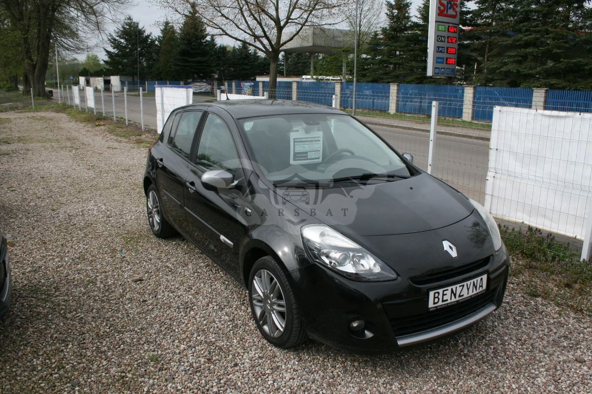 Renault Clio III TCe 100 Grandtour nightDay 2011
