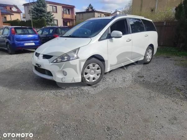 Mitsubishi Grandis 2011