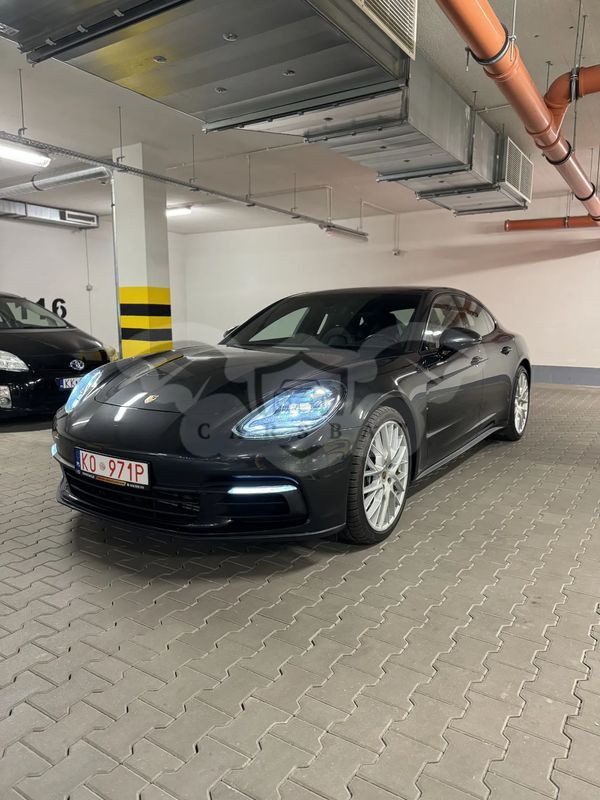Porsche Panamera 4 2019