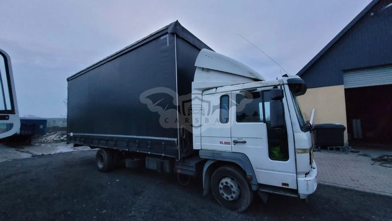 Volvo FL 2003