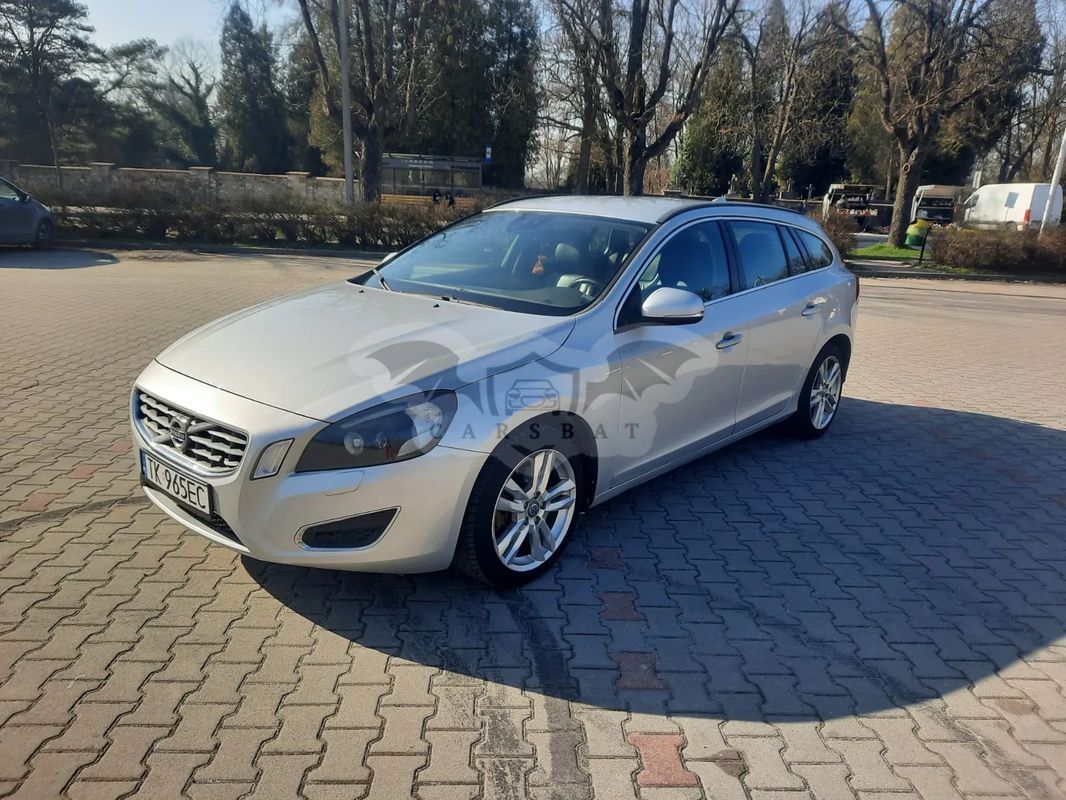 Volvo V60 I T3 Momentum 2011