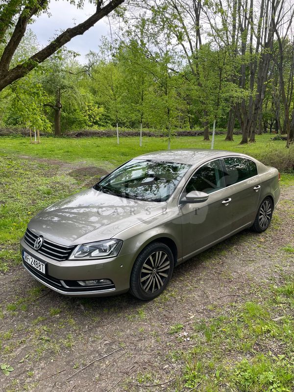 Volkswagen Passat B7 2.0 TDI Highline DSG 2012