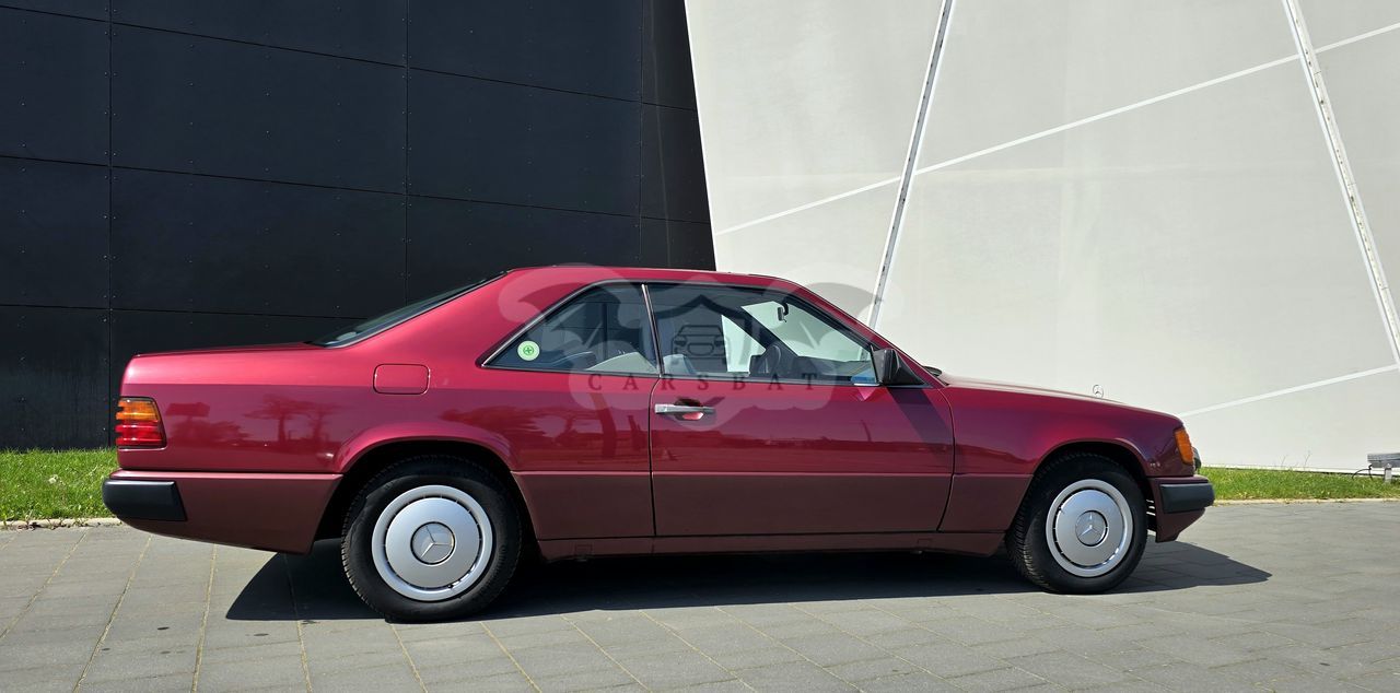 Mercedes-Benz E 1989