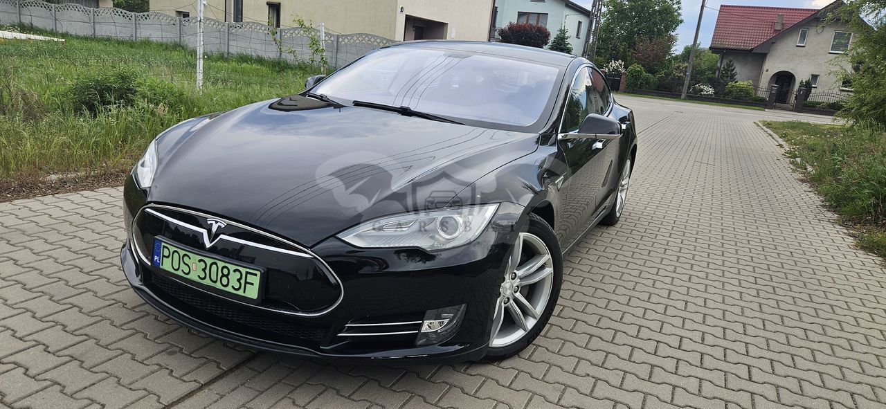 Tesla Model S Standard 2013