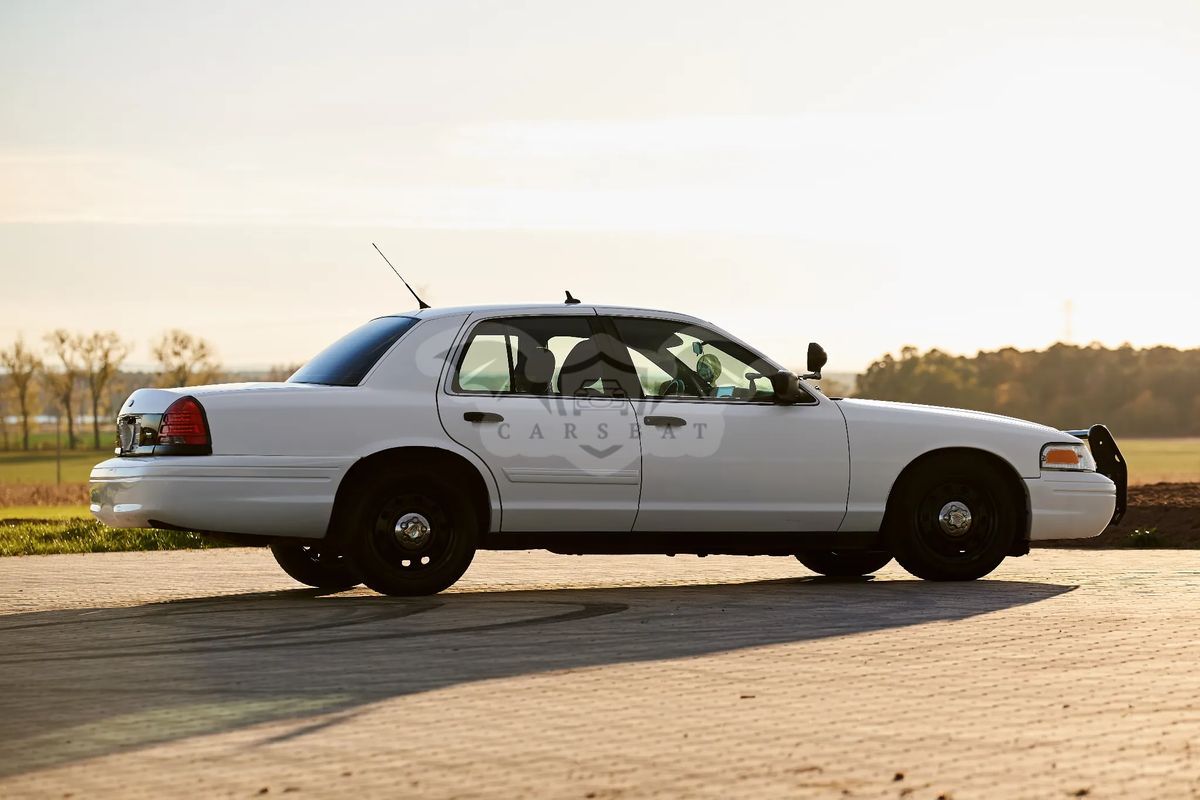 Ford Crown 2011