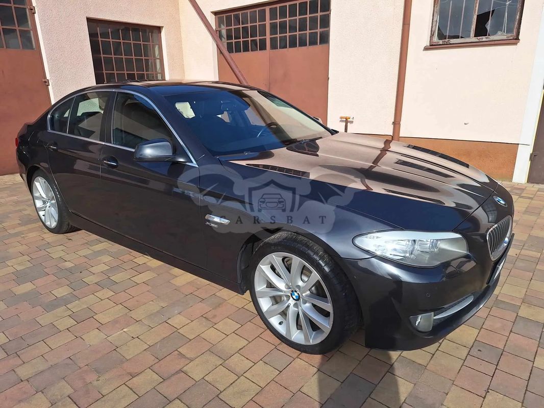 BMW 5 Series F10/F11 535i xDrive 2011