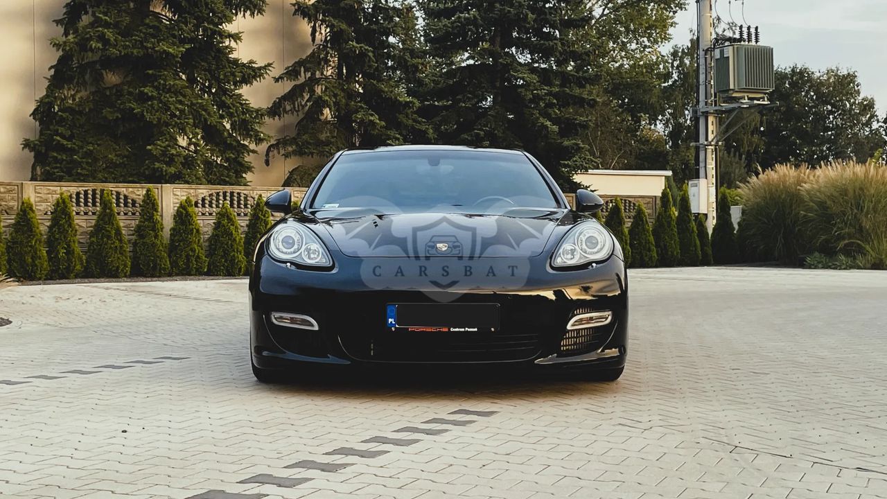 Porsche Panamera Turbo 2011