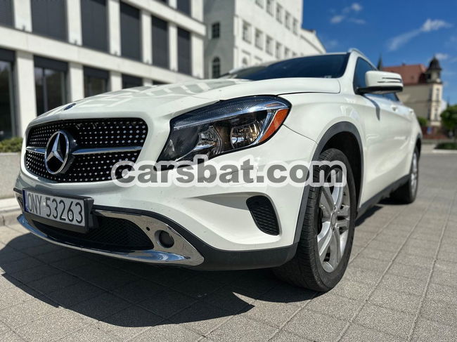 Mercedes-Benz GLA 250 4-Matic 2015