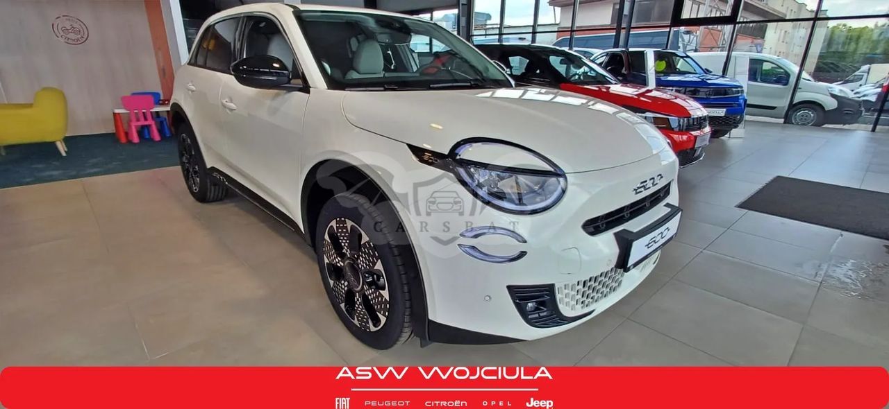 Fiat 600 1.2 Turbo Hybrid La Prima eDCT 2024