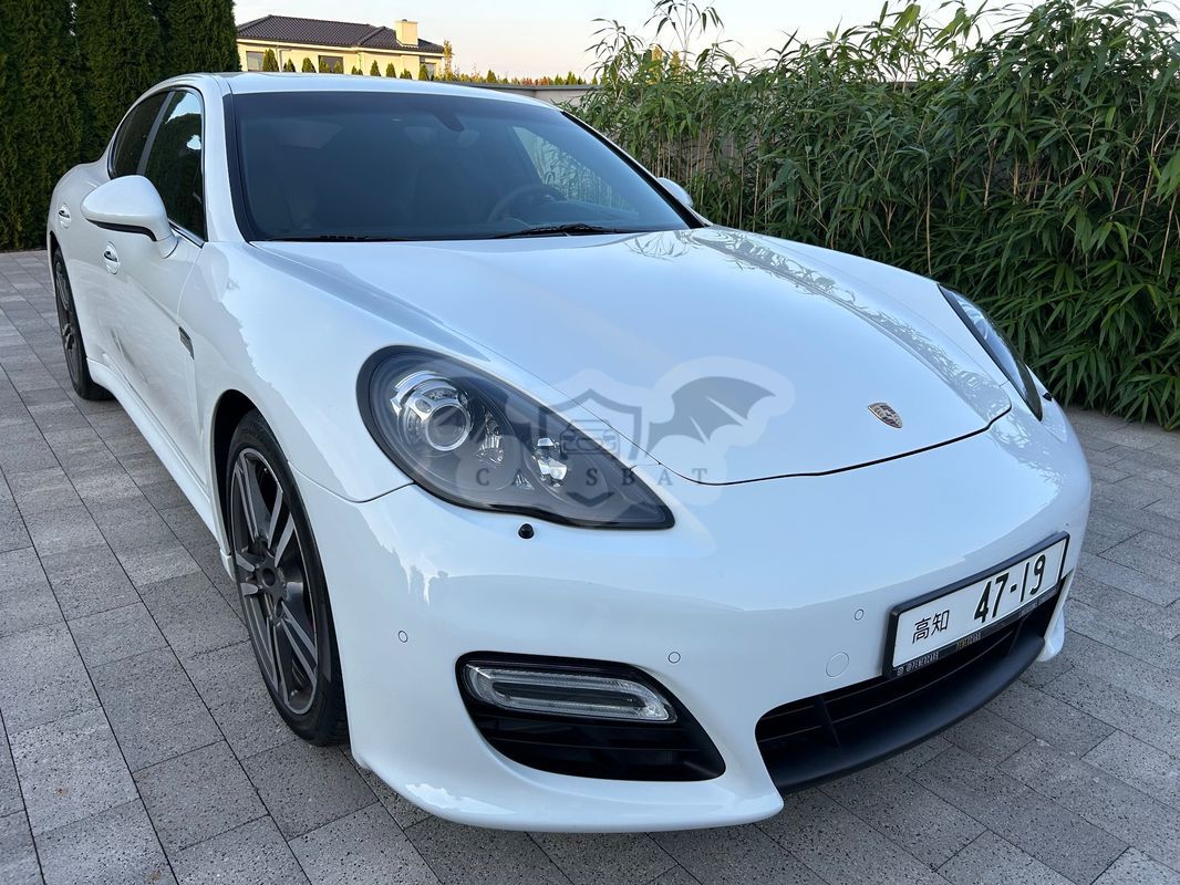 Porsche Panamera GTS 2013