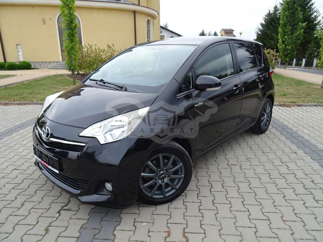 Toyota Verso-S 1.33 VVT-i Life 2013