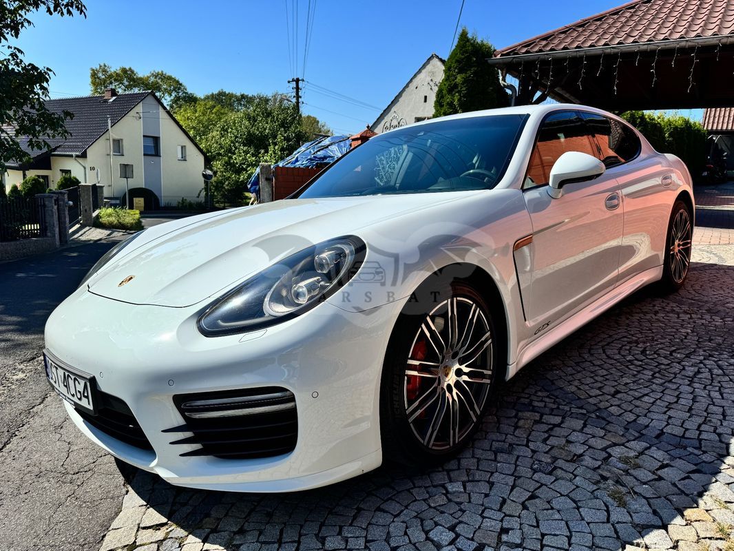 Porsche Panamera GTS 2015