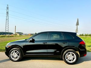 Porsche Cayenne II Platinum Edition 2012