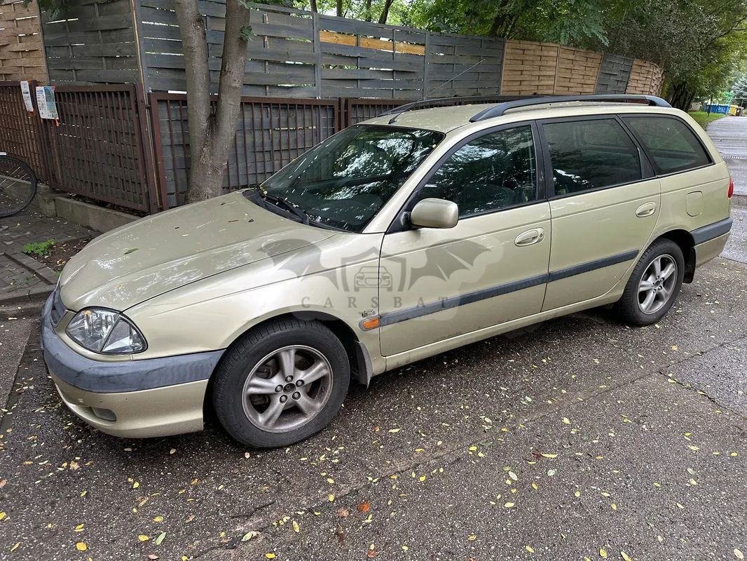 Toyota Avensis I 2.0 VVT-i Sol 2001