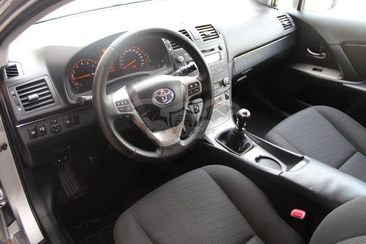 Toyota Avensis III 2010