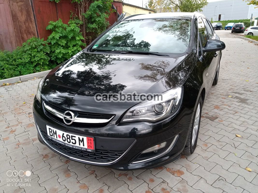 Opel Astra J 2.0 CDTI DPF ecoFLEX SportsTourer Start/Stop Exklusiv 2013