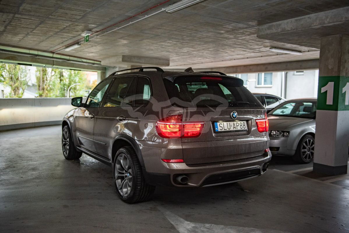 BMW X5 E70 3.5i xDrive 2011