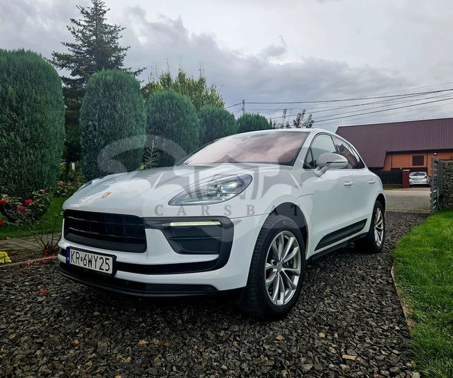 Porsche Macan Standard 2021