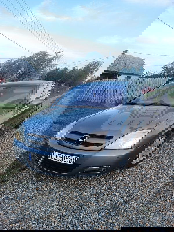 Opel Signum 2004