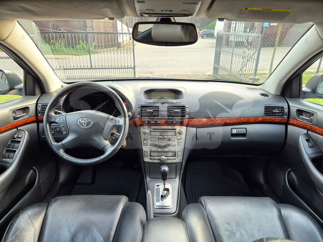Toyota Avensis II 2.4 VVT-i Prestige 2005
