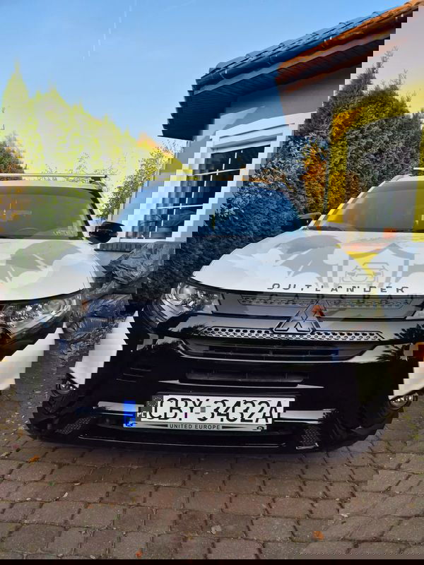 Mitsubishi Outlander III 2.4 4WD CVT Intense 2018