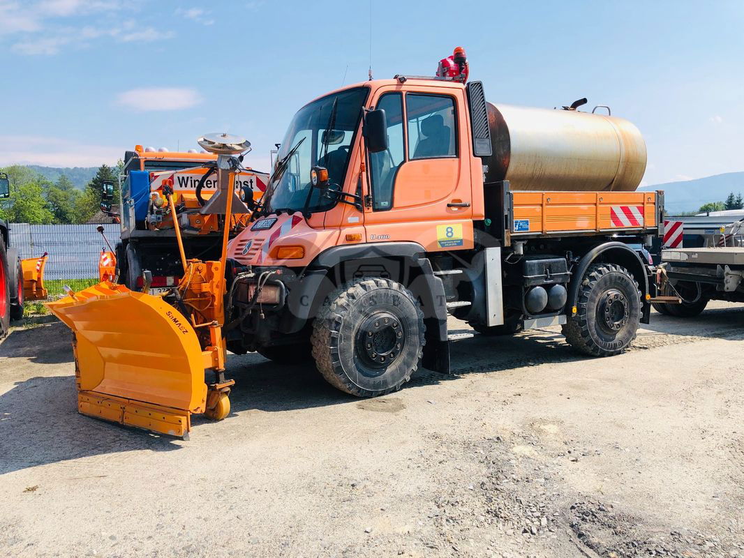 Mercedes-Benz Unimog 2003